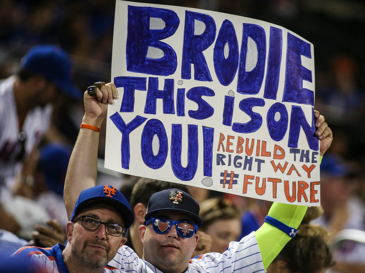 Mets sign